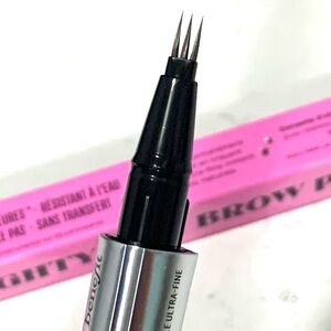 Benefit Mighty Fine Brow Pen